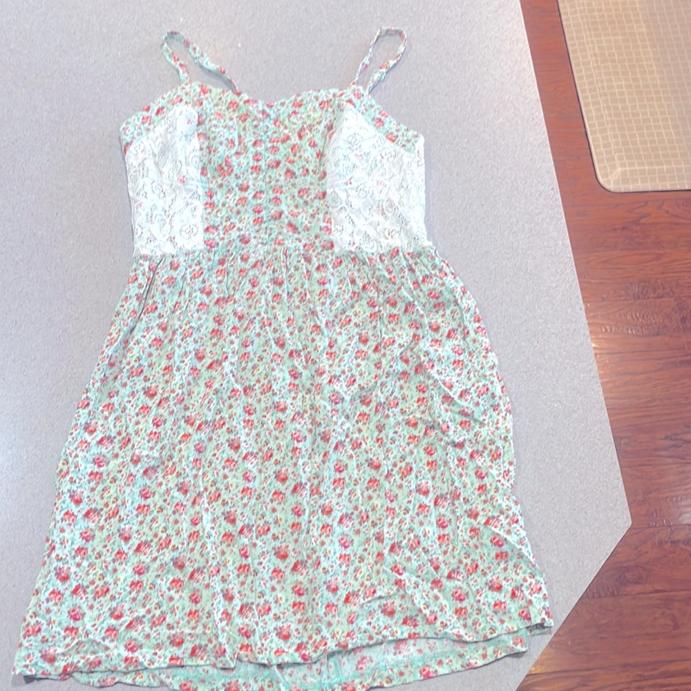 Floral and lace dress XS